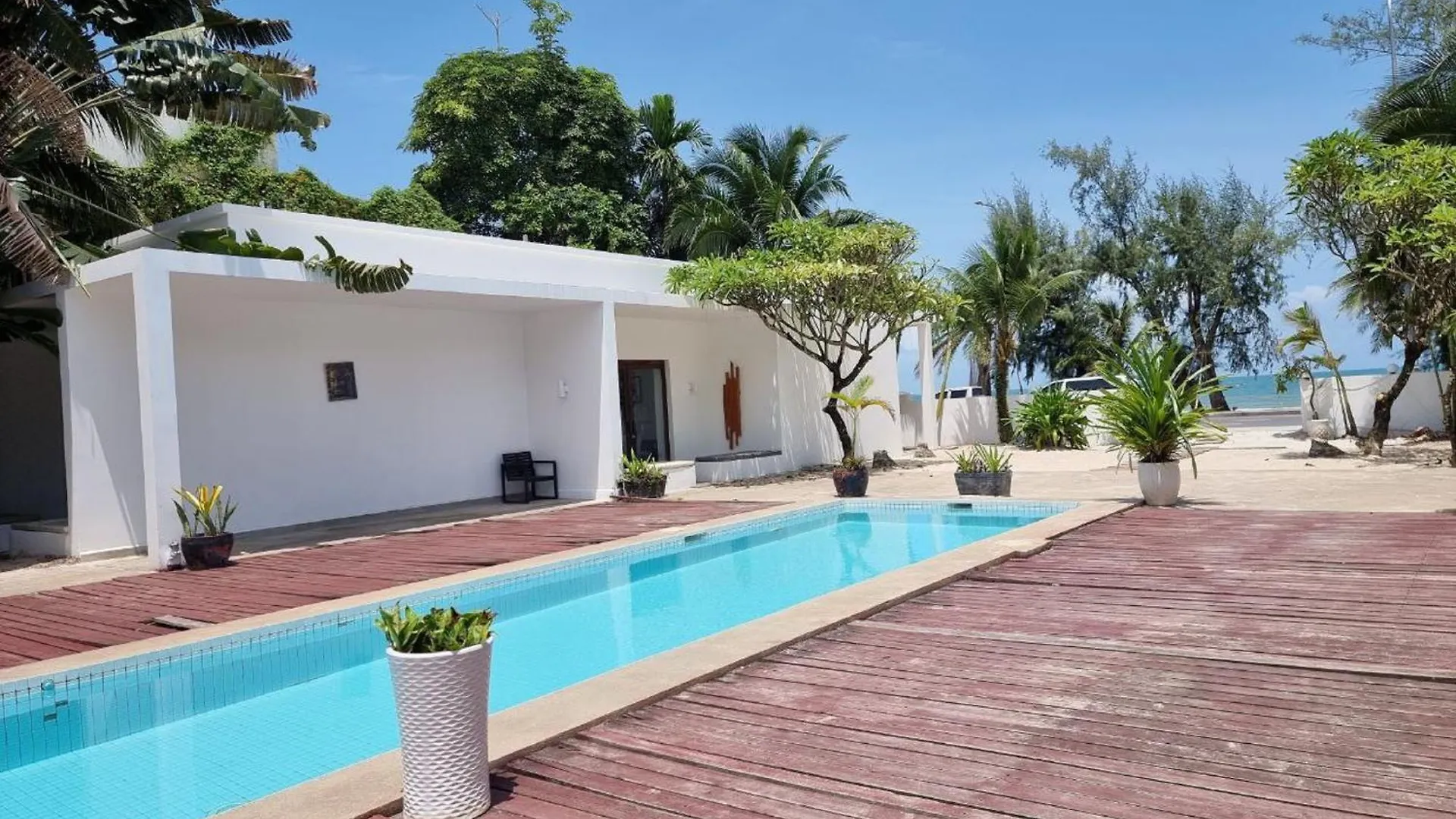 Mittali Beach Hotel Sihanoukville 4*,